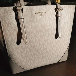 Michael kors tote